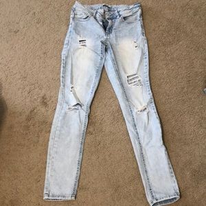 Light blue ripped jeans 2